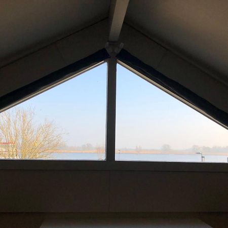 Bed And Breakfast De Biesbosch - In 'T Riet Drimmelen Eksteriør bilde