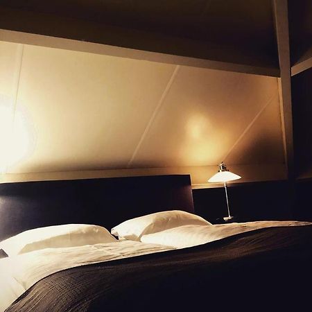 Bed And Breakfast De Biesbosch - In 'T Riet Drimmelen Eksteriør bilde