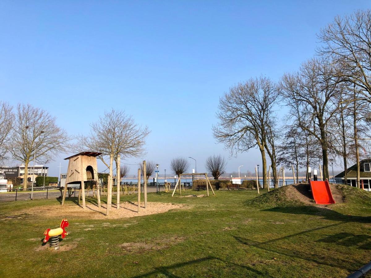 Bed And Breakfast De Biesbosch - In 'T Riet Drimmelen Eksteriør bilde