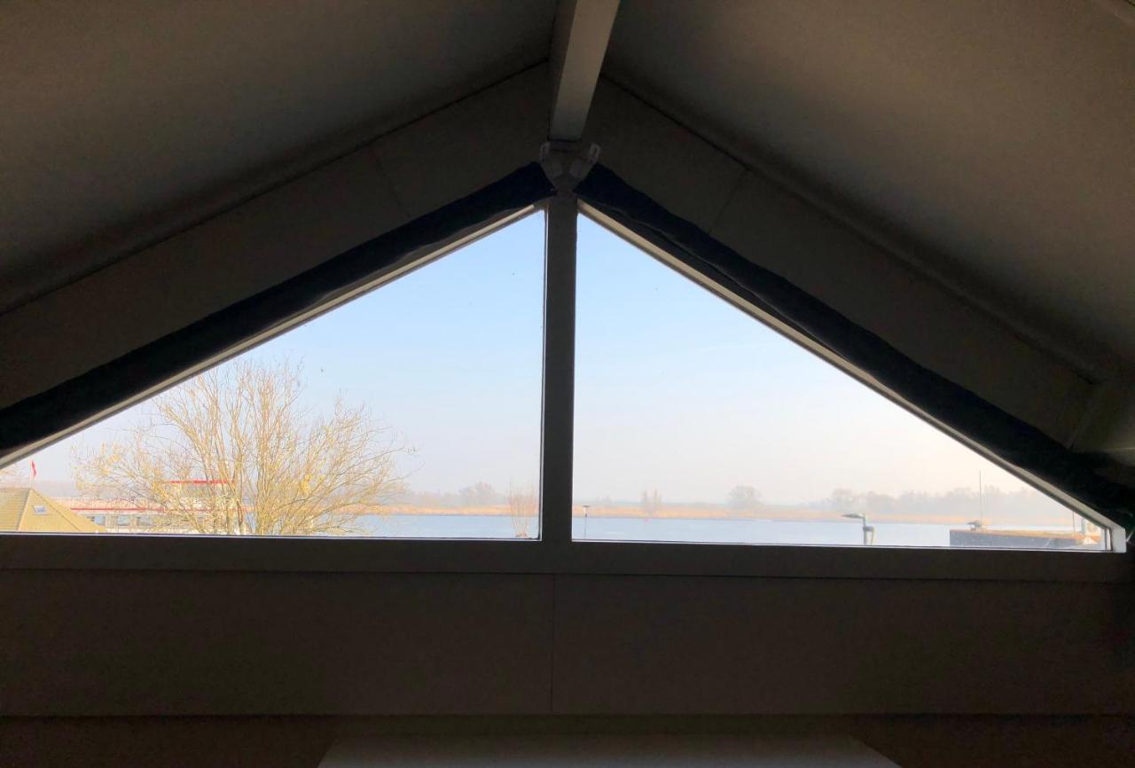 Bed And Breakfast De Biesbosch - In 'T Riet Drimmelen Eksteriør bilde